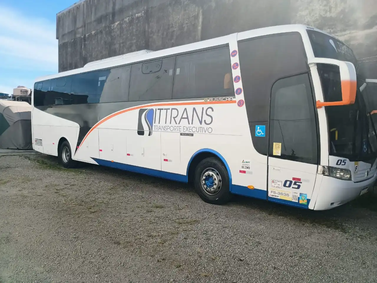 Frota S.I.T Transporte - Detalhe Externo